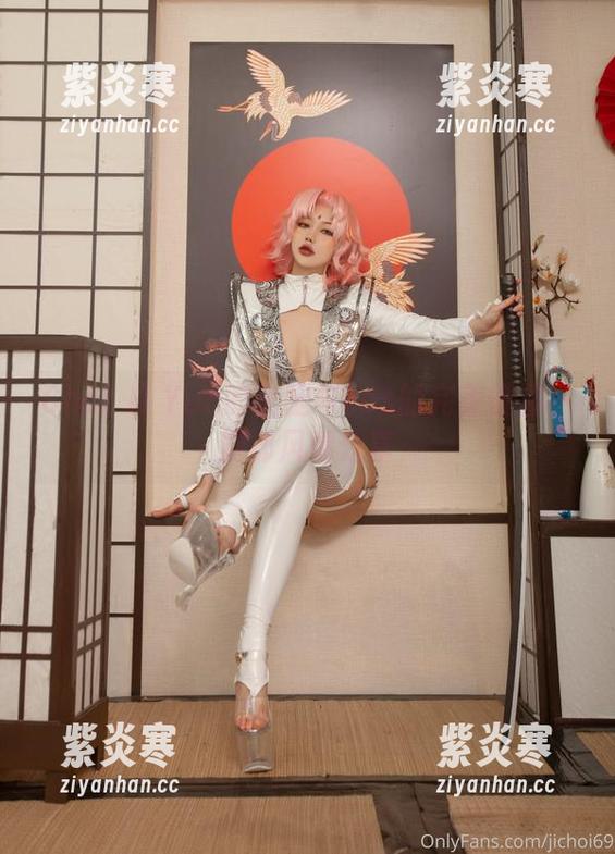 Choi Ji Yun的美腿与cos的完美碰撞—腿部风情分享